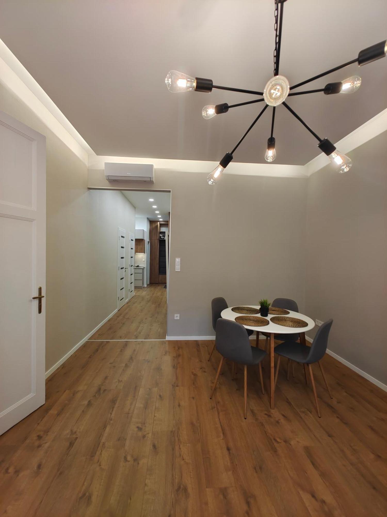 בודפשט City Center 2, Cozy And Modern 2Br In The City Center מראה חיצוני תמונה