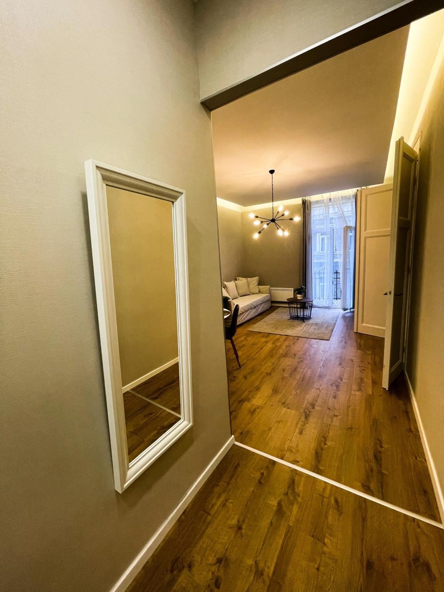 בודפשט City Center 2, Cozy And Modern 2Br In The City Center מראה חיצוני תמונה